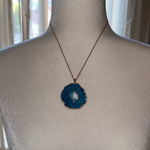 Blue Amethyst Crystal Quartz Druzy Pendant Gold Tone plated Necklace - Picture 5 of 10